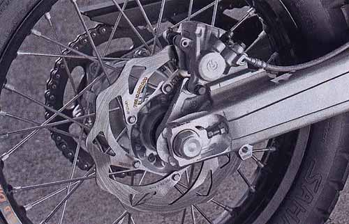 КТМ 690 Enduro, зндуро. KTM 690 SMC, мотард. КТМ 690 Duke, дорожный.